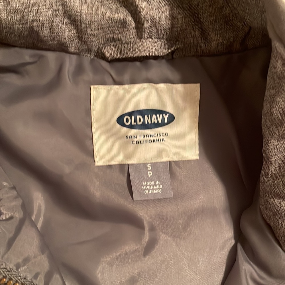 Gray light quilted Old Navy vest - Picture 2 of 3